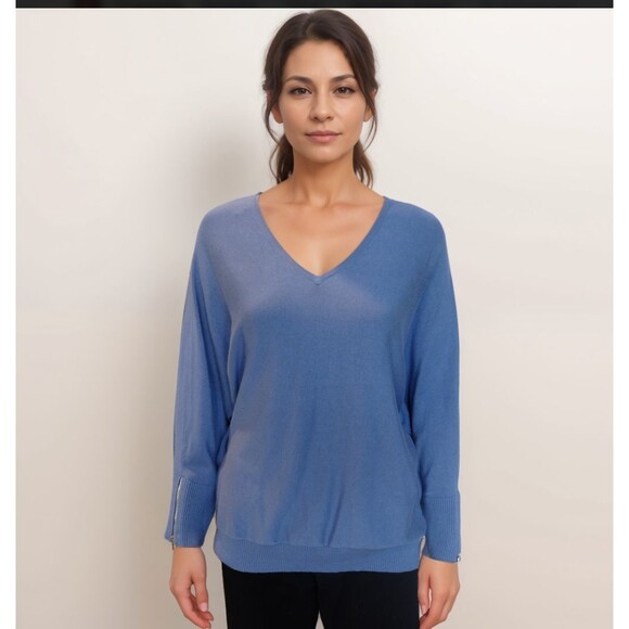Carmen Marc Valvo Sweater Women Sz M  Blue Dolman Sleeve Business Casual - Picture 1 of 10